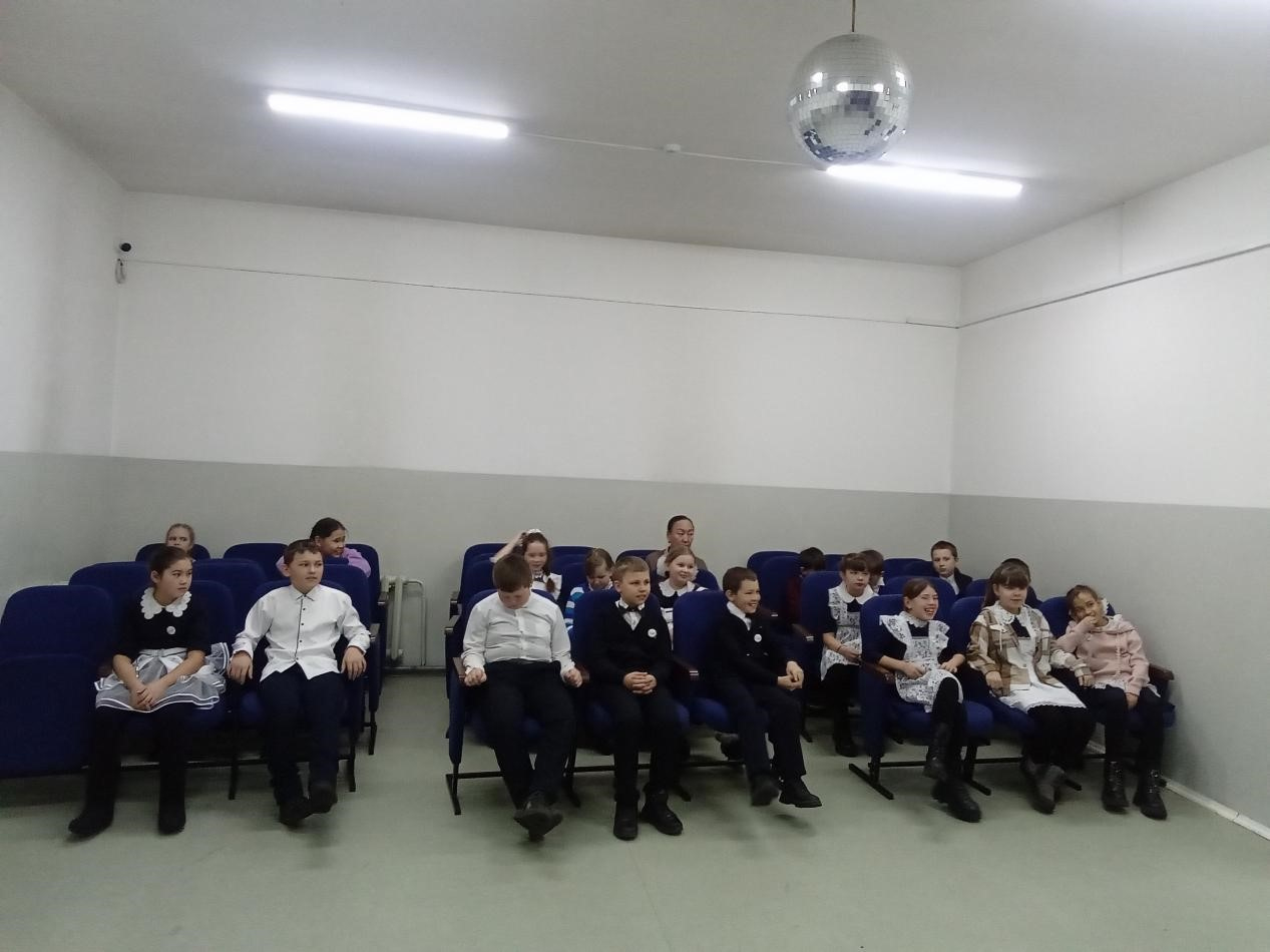 Литературный час «Детская поэзия, объединяющая народы»