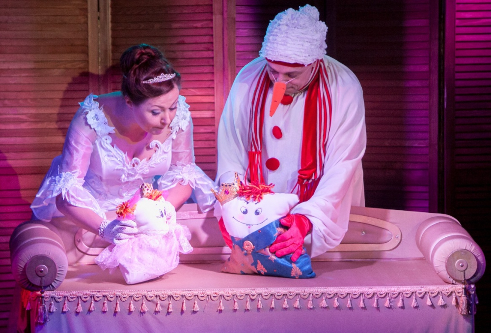 "Приключения принцессы Подушечки". Максим Холл. 0+