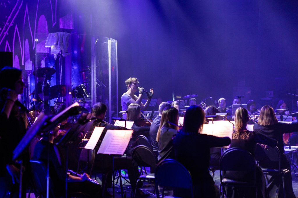 "STILL ROCKIN' YOU" QUEEN & SCORPIONS TOP HITS C СИМФОНИЧЕСКИМ ОРКЕСТРОМ