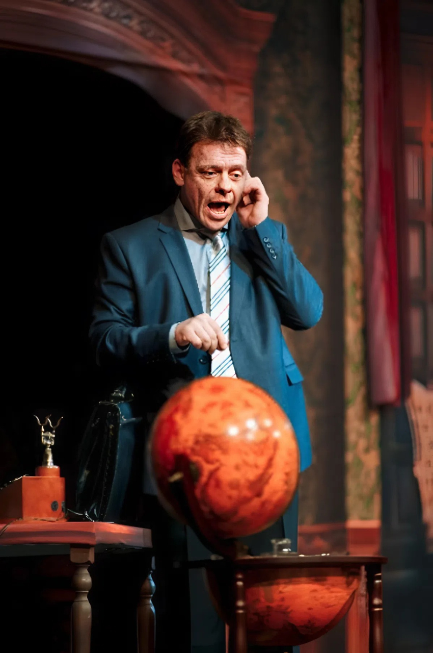 Спектакль "Вне подозрения"