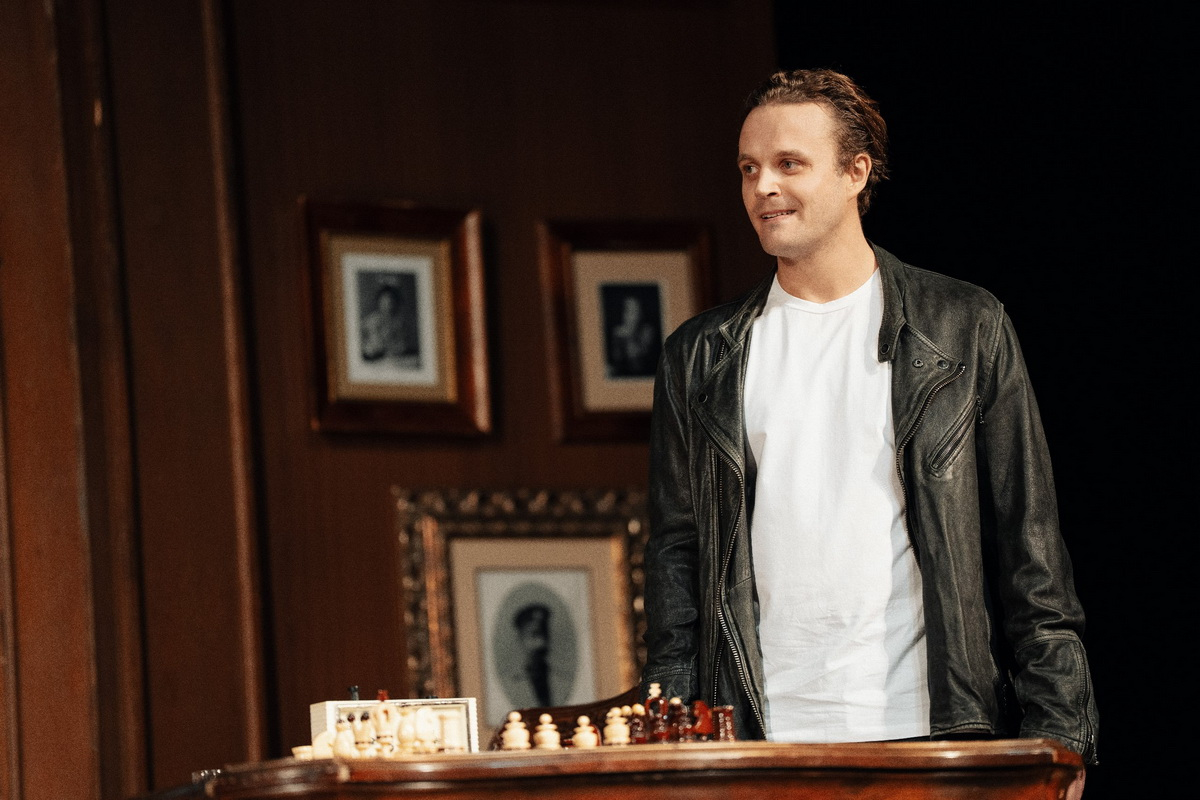 Гастроли театра «Ленком Марка Захарова». «Ложь во спасение»