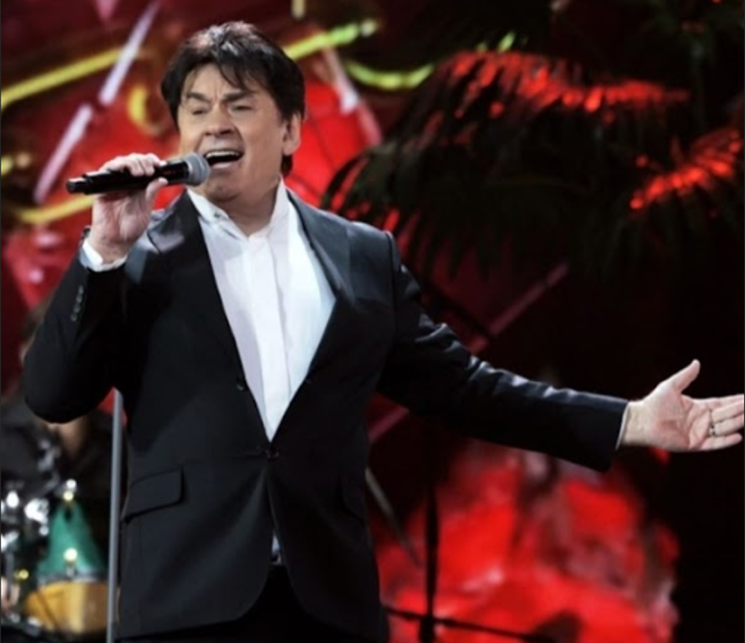 Александр Серов