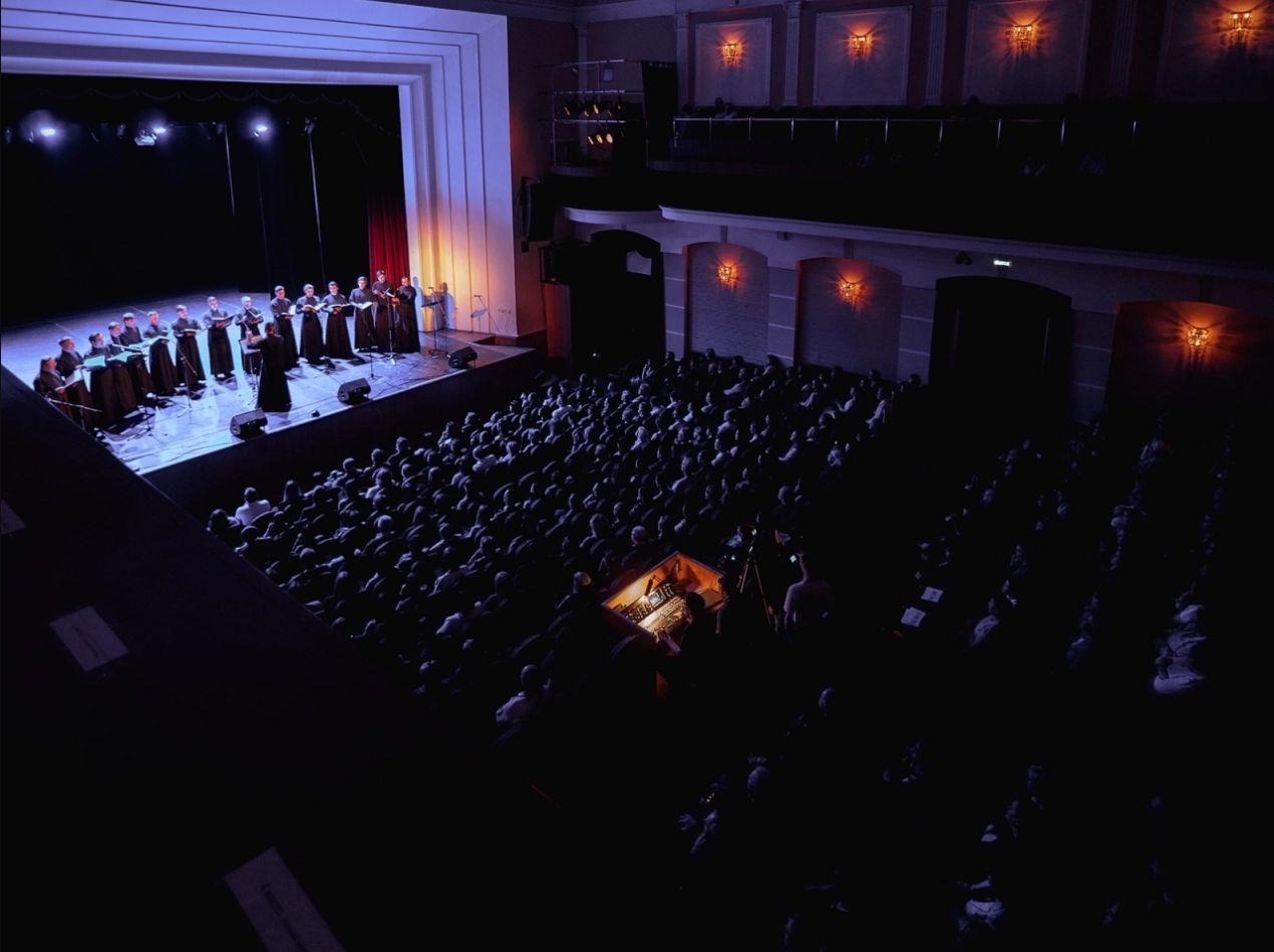 Архиерейский мужской хор «Аксиос»