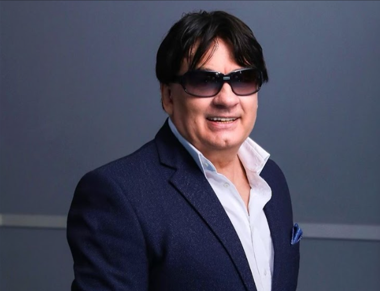 Александр Серов