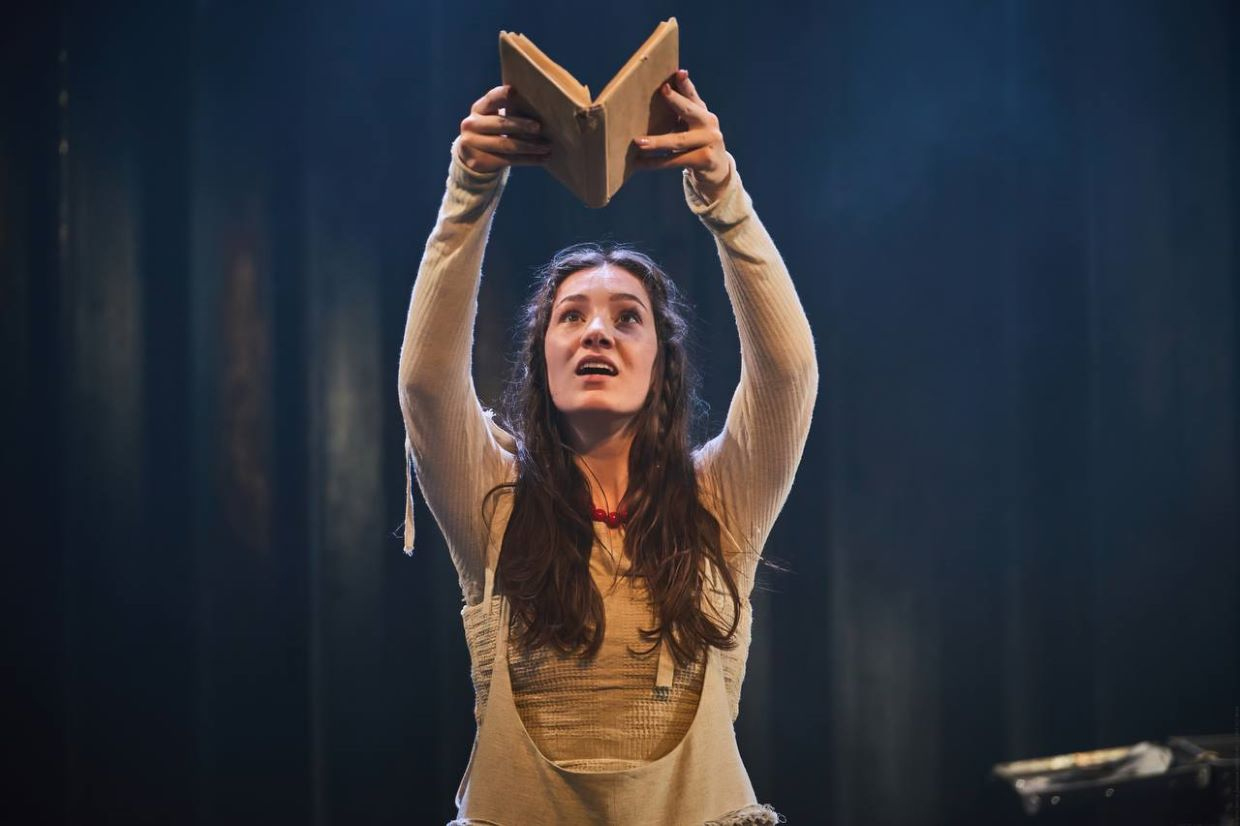 Спектакль "Ангелы не плачут"