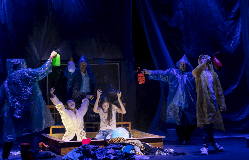 Песочница с вайфаем (пособие для конца света или космический урок) Буинский гос. драм. театр, респ. Татарстан