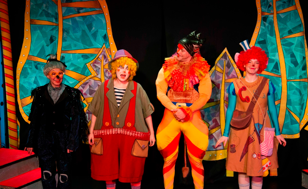 Лев и Мышка-Никудышка