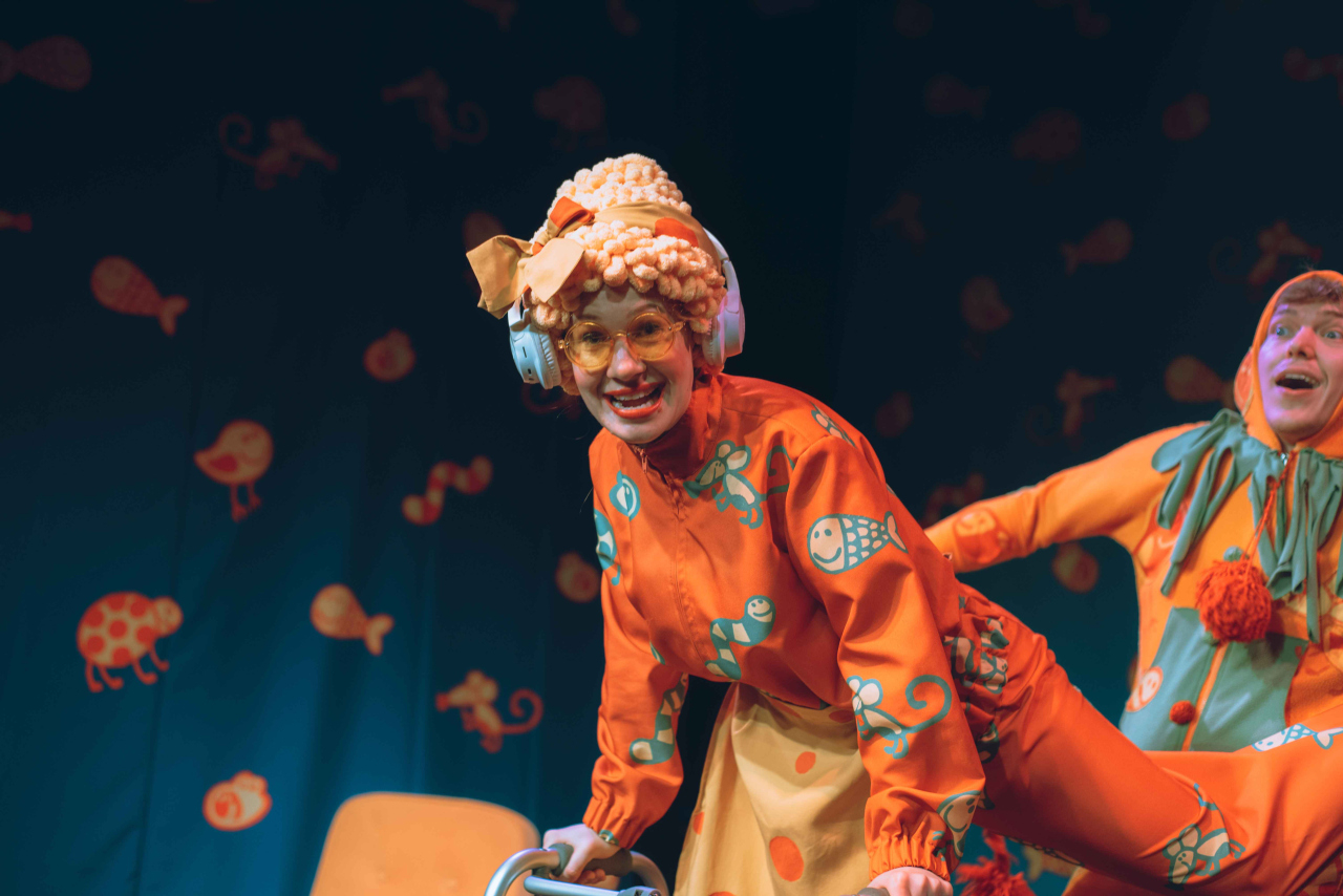 Хныка и Гыка против королевы Бациллы