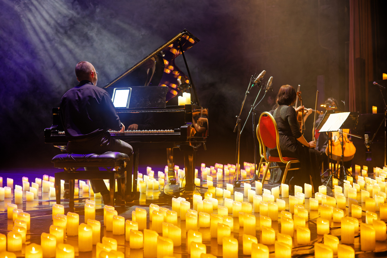 «ЛЮДОВИКО ЭЙНАУДИ: Неоклассика при свечах»