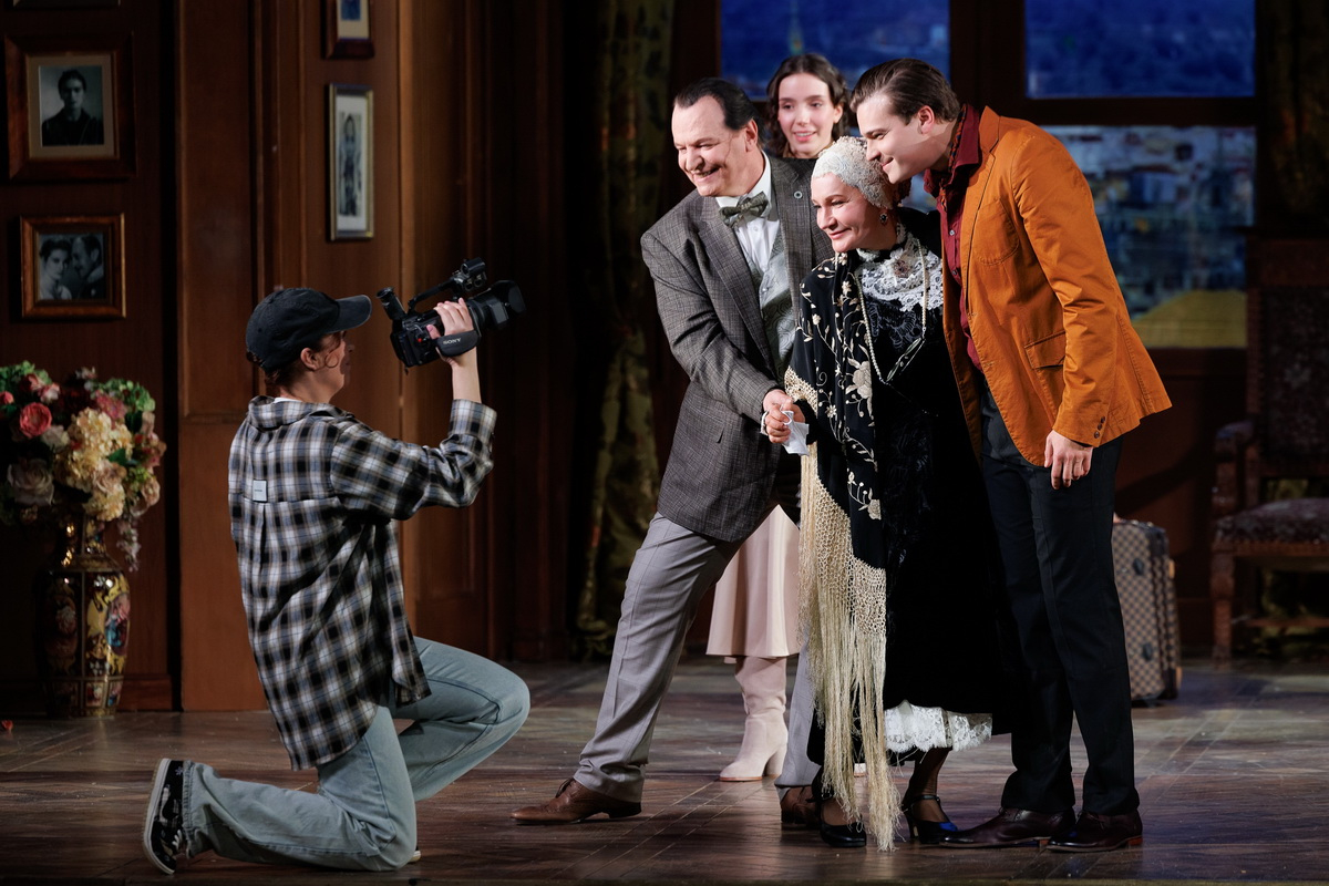 Гастроли театра «Ленком Марка Захарова». «Ложь во спасение»