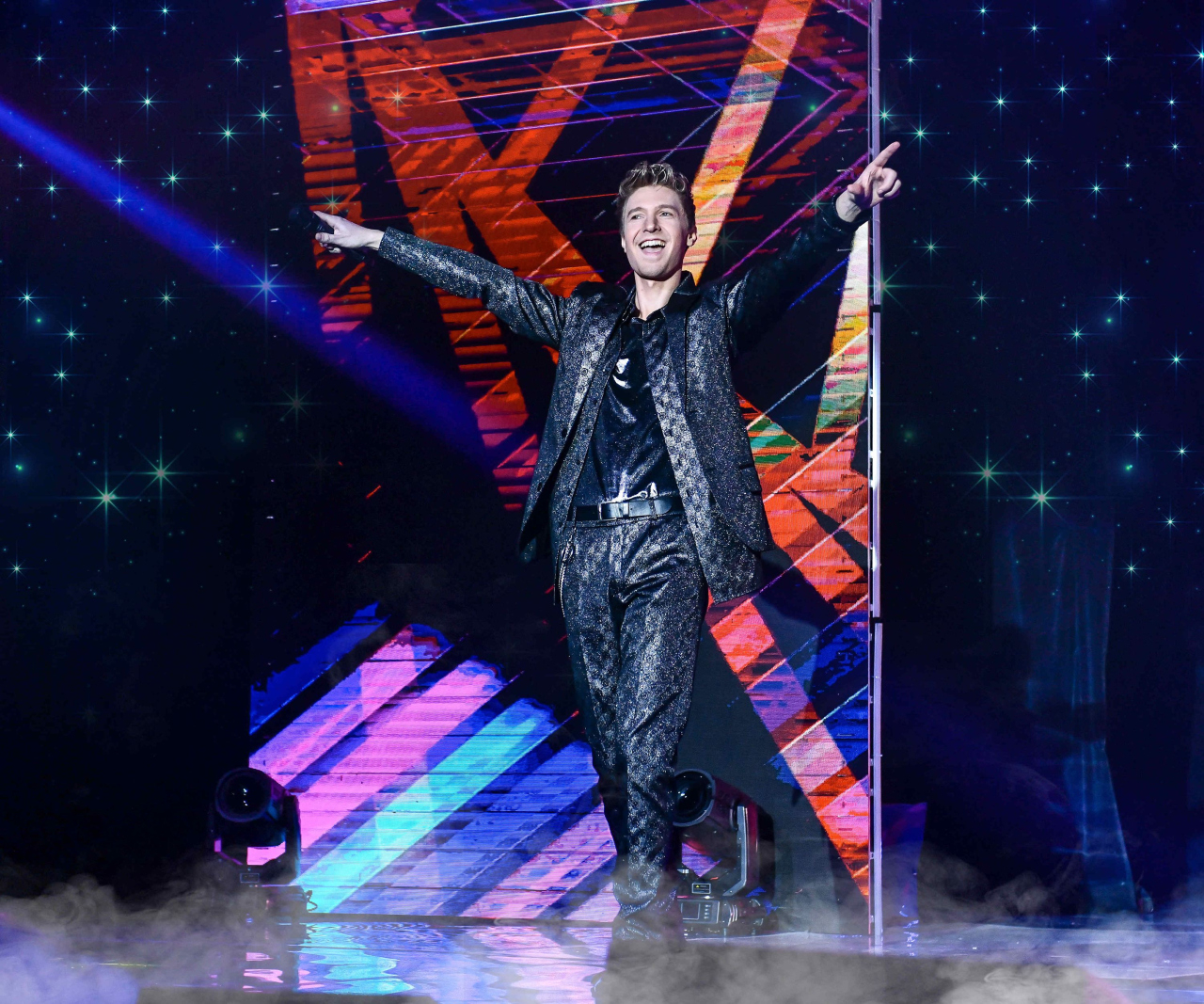 "Дискотека 2000-х". 6+