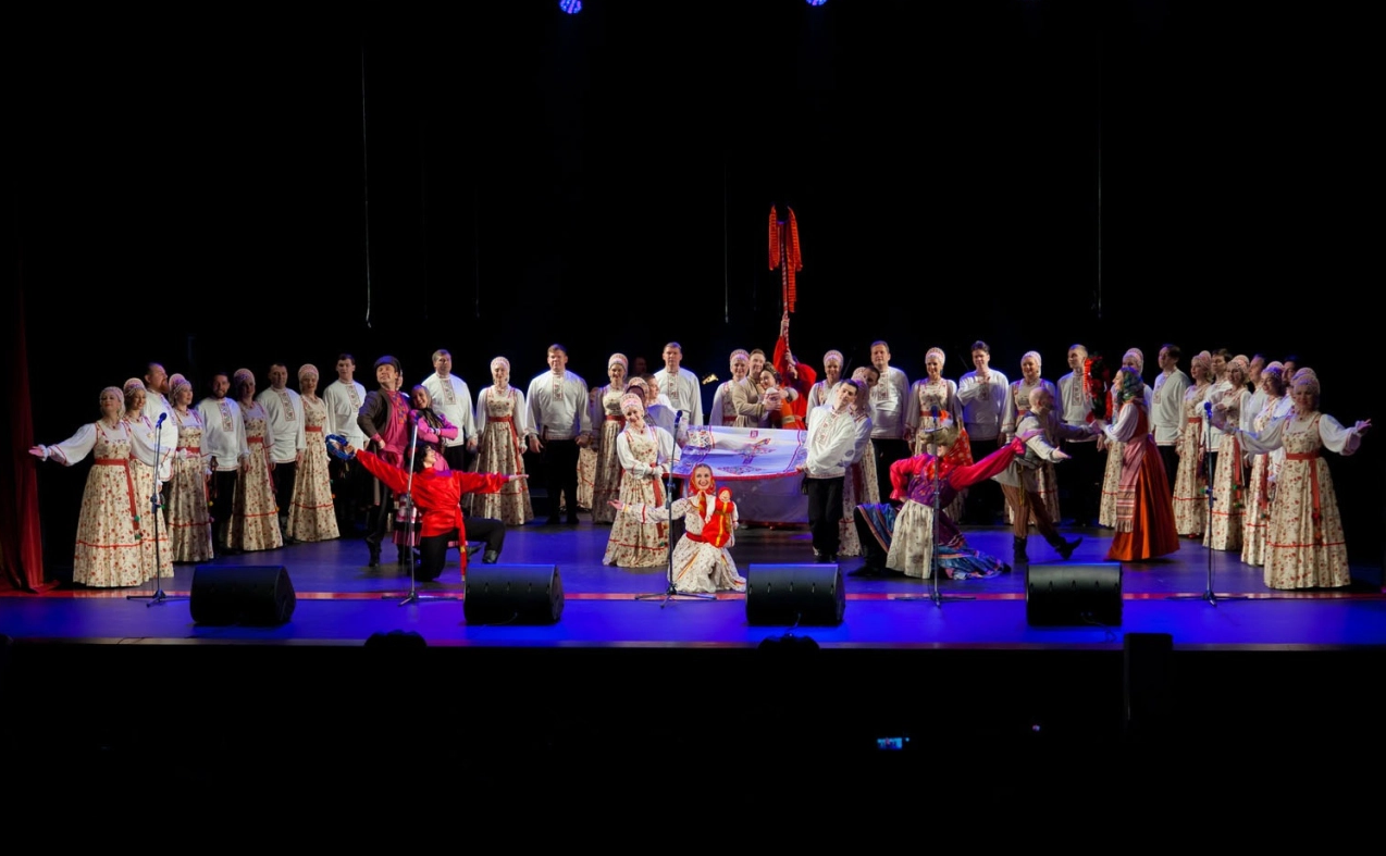 Рождественский концерт Уральского народного хора.