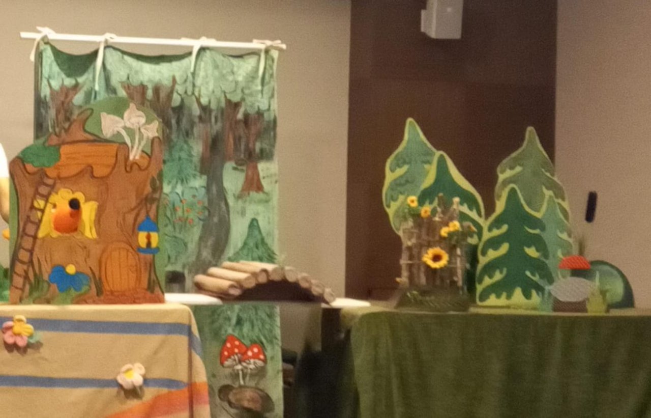 "Про Алёнку и гусенка" кукольный спектакль