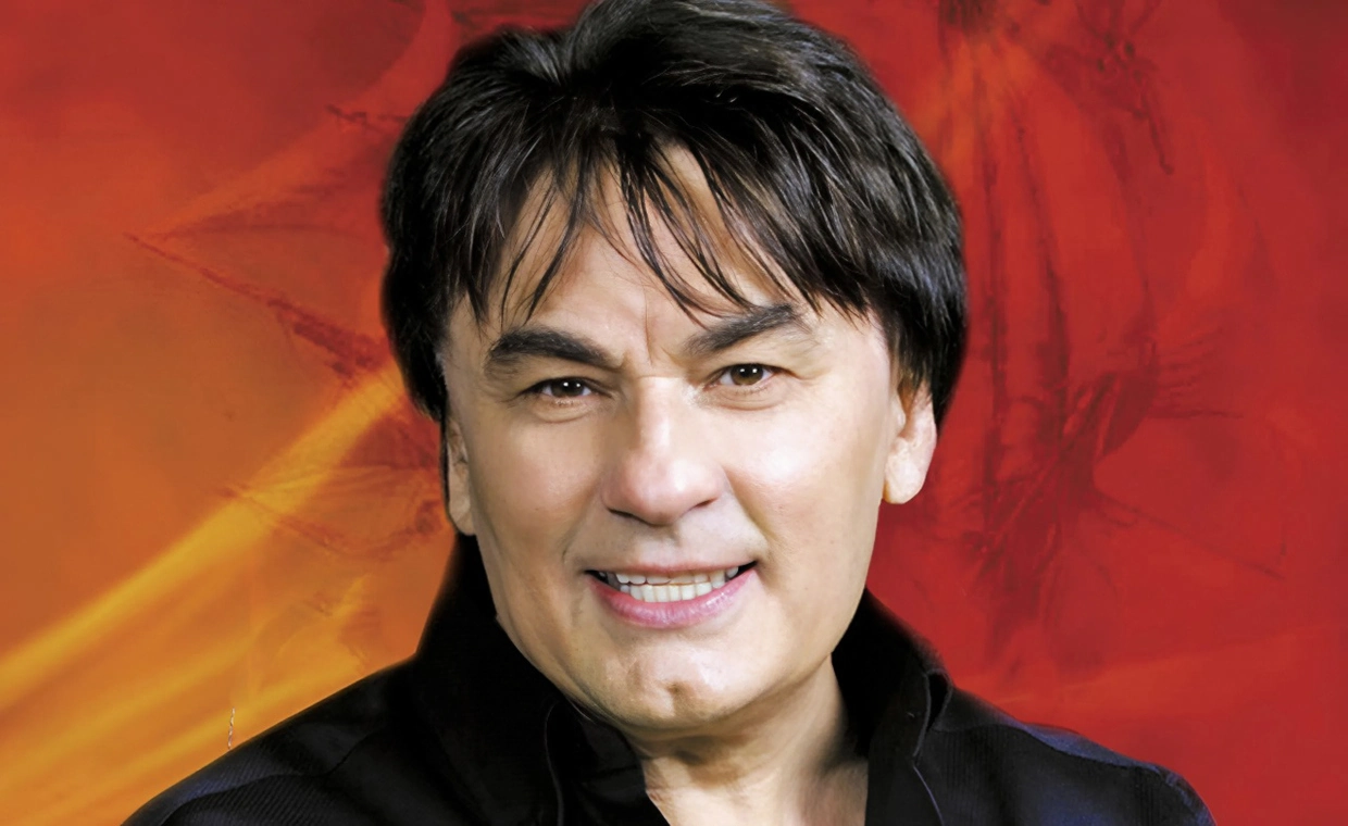 Александр Серов