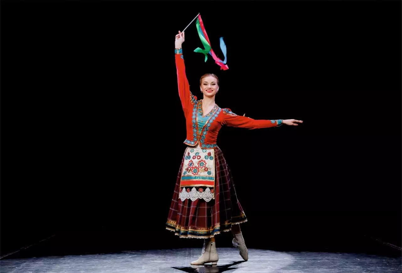 "Танцуй и веселись,Кубань!" Концерт ГКАТиП "Кубанская казачья вольница им. Н.В.Кубаря"