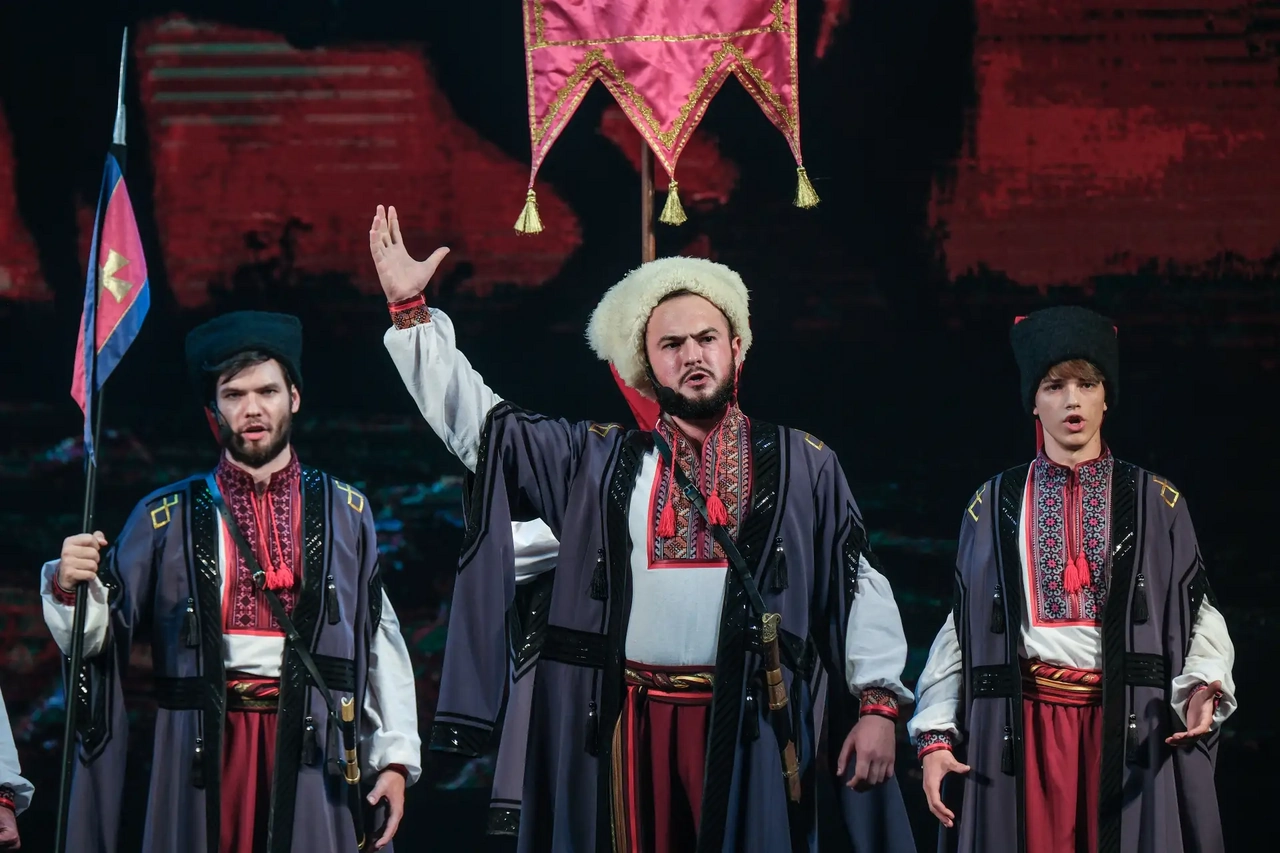 «Припомним былое, казак» - музыкально-театрализованное представление ГКАТиП «Кубанская казачья вольница имени Н.В. Кубаря»