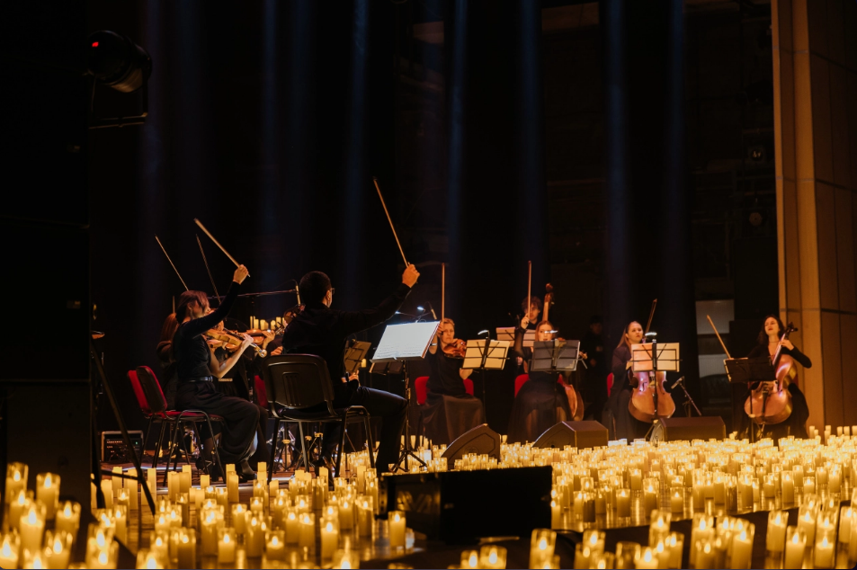 "P.S. Я люблю тебя" Neo Classic Orchestra, живой хор и 3000 свечей.